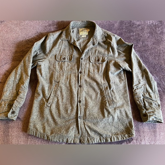 Brilliant Grayer’s Button-Up 🩶 - Picture 3 of 13